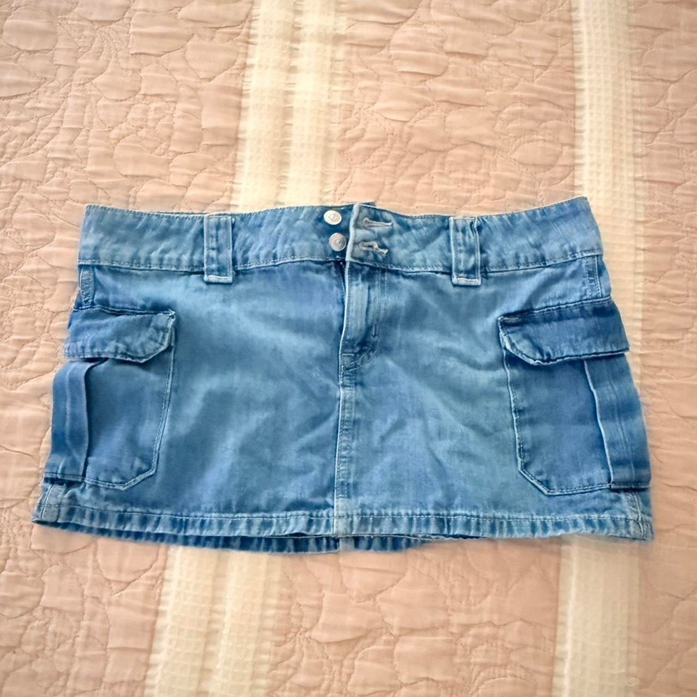 H&M blue denim mini skirt with cargo pockets • size Medium women's jean skirt